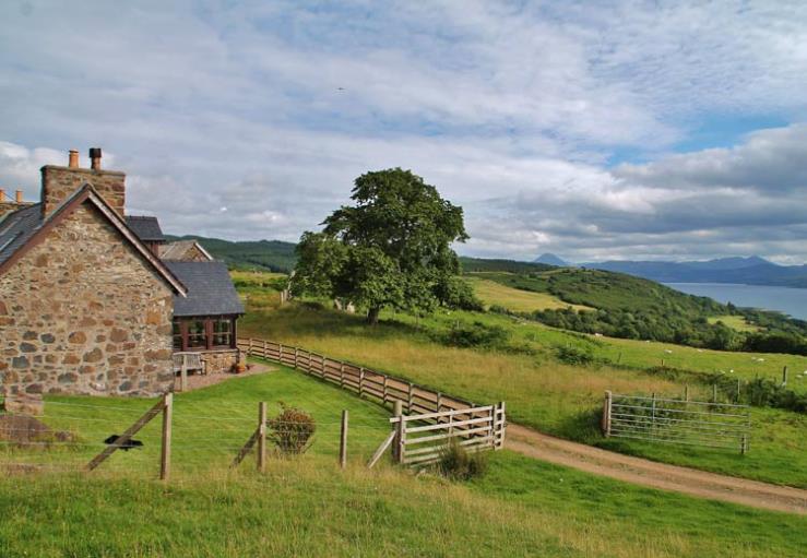 Achleanan Farmhouse Lochaber & Ardnamurchan Unique Cottages