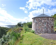 Cruinn Leum Round House